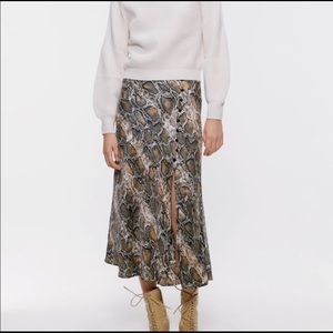 Zara Snakeskin midi skirt - size small